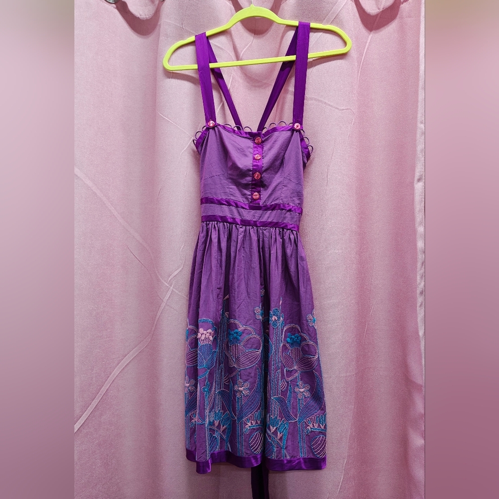 Heatherette Violet Floral Embroidered Dress Sz 2